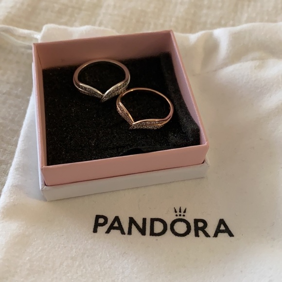 Pandora Jewelry - PANDORA Sparkling Leaves Stackable Rings